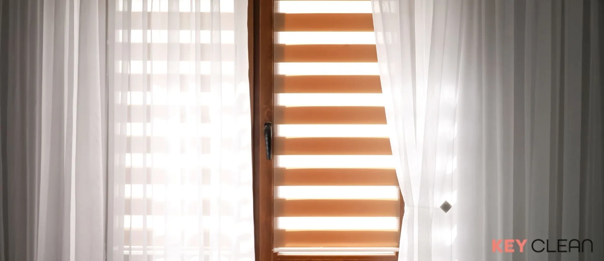 Perde Temizliği (Stor ve Zebra Perdeler)